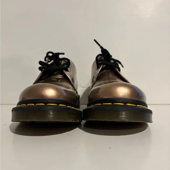 Dr. Marten VEGAN 1461 METALLIC CHROME in Rose Gold - www  display picture 3